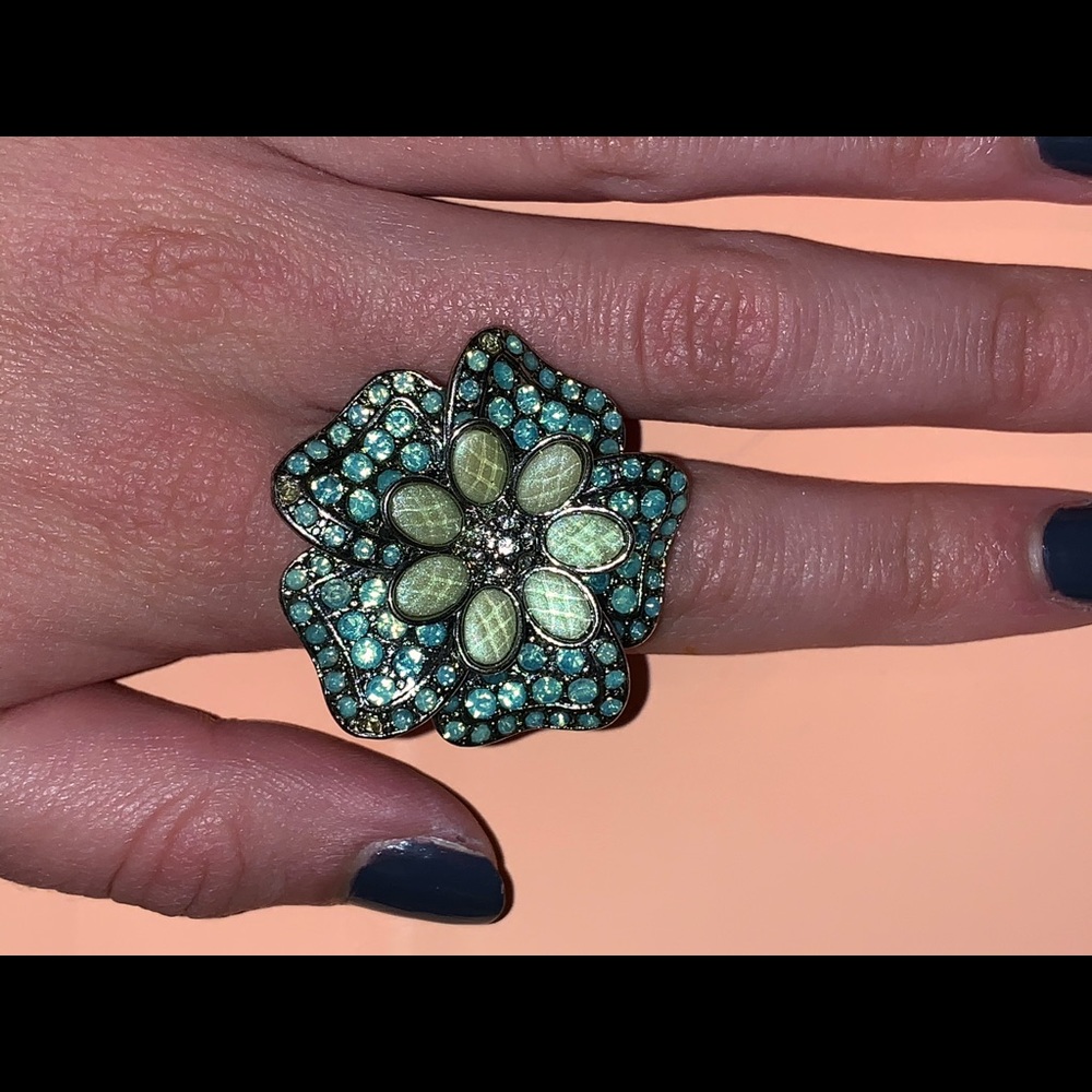 Green flower ring